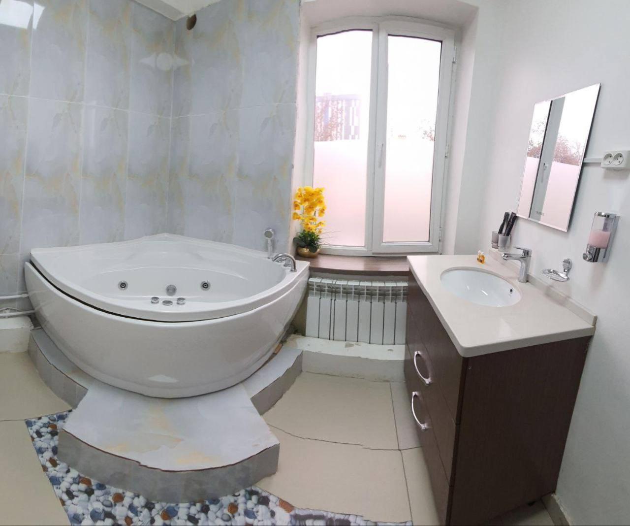 Bed and Breakfast Blue Sky Tashkent Esterno foto
